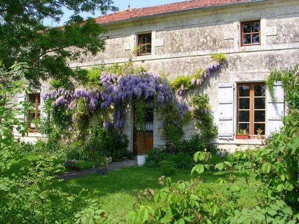 La Ferme De Magnantru Bed & Breakfast Perigne Dış mekan fotoğraf